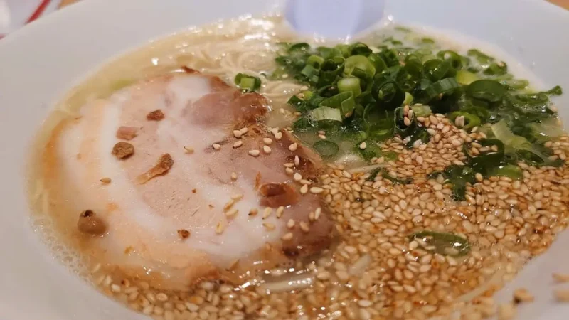 博多にほん晴れ天神大名のラーメン